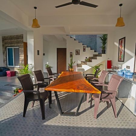Almond Villa Алибаг Экстерьер фото
